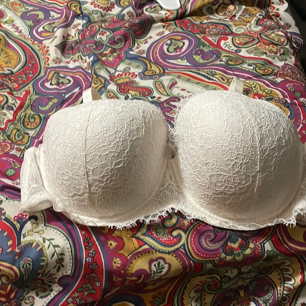 Victoria’s Secret Dream Angel collection bra